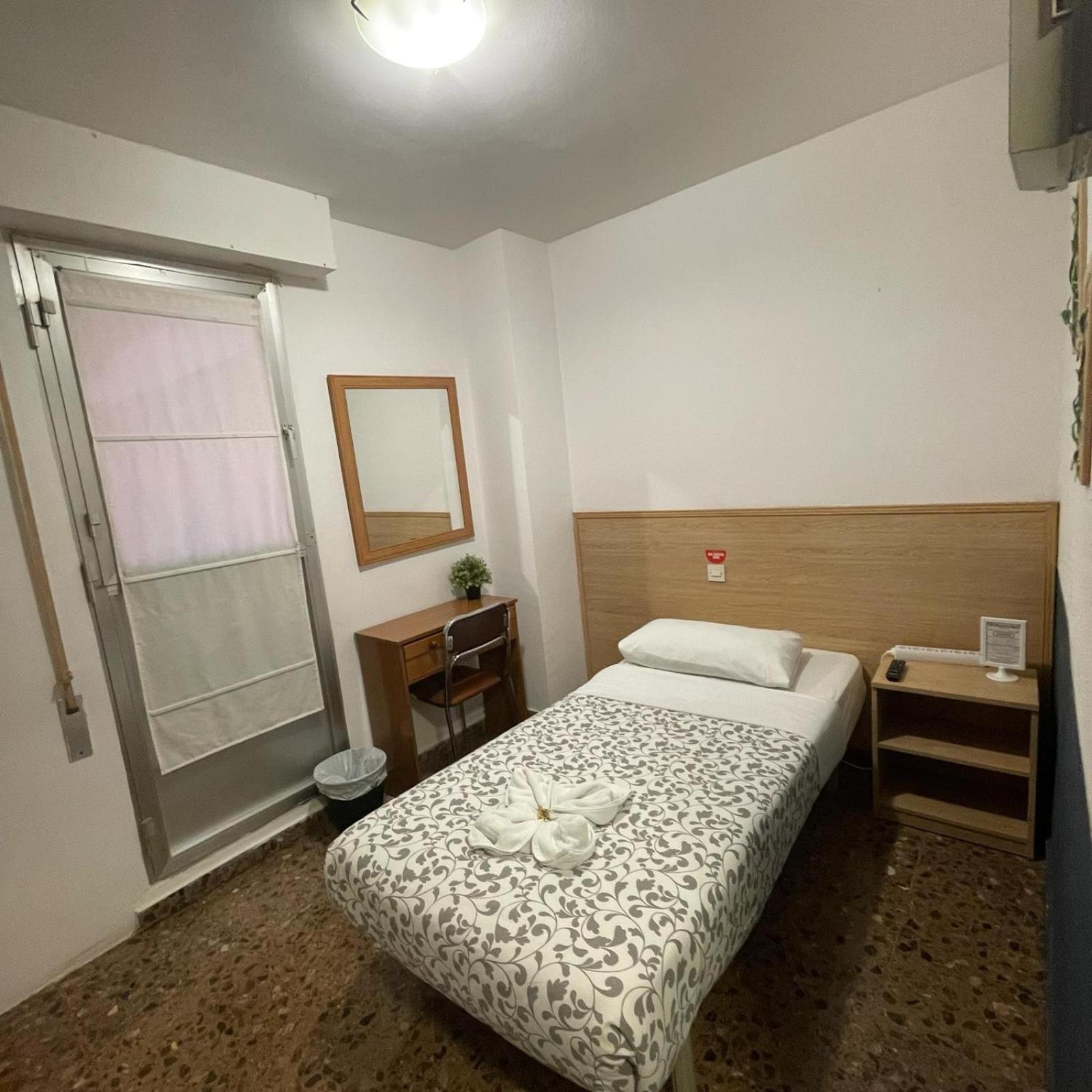 Hostal Milmarcos Zaragoza Eksteriør billede